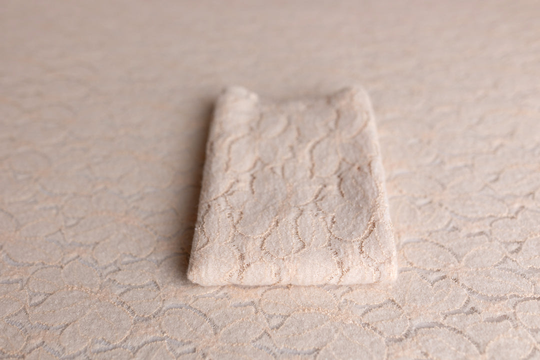 Brier Peachy Lace Posing Fabric