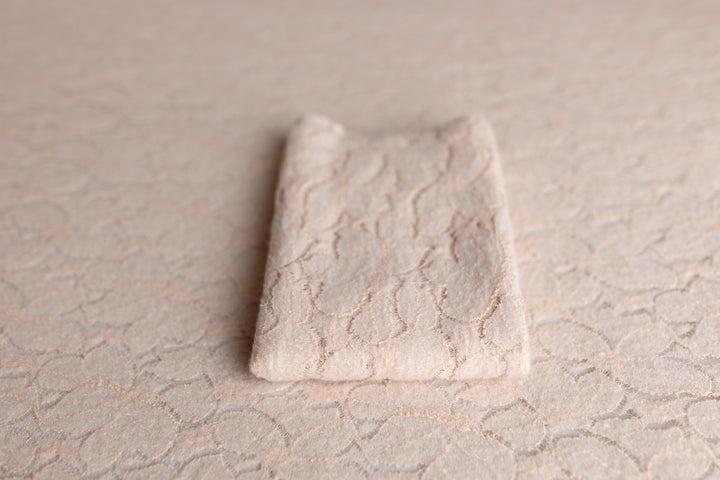Brier Peachy Lace Posing Fabric