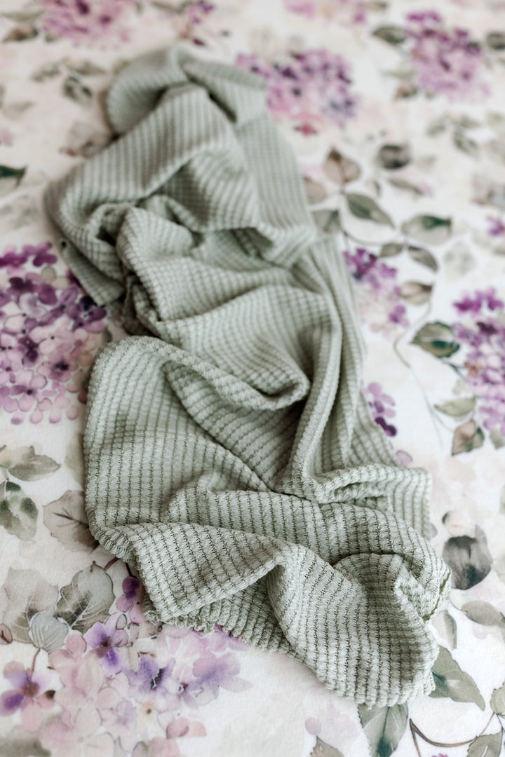 WITNEY | Floral Posing Fabric Drop