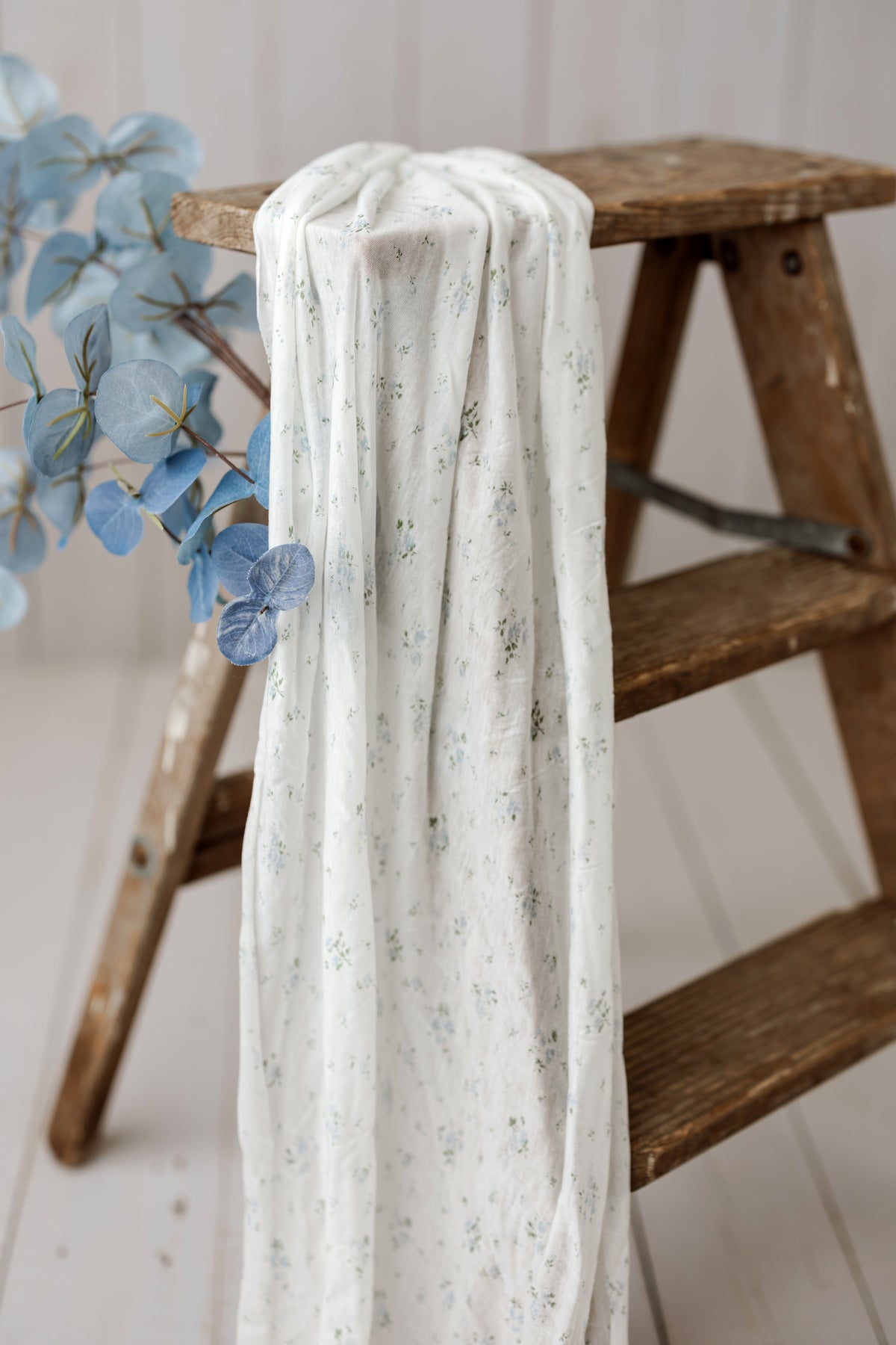 Bluebell Cottage | Newborn Photography Wrap
