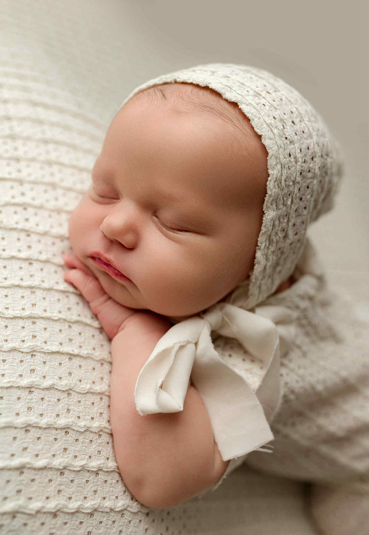 Veda Newborn Bonnet